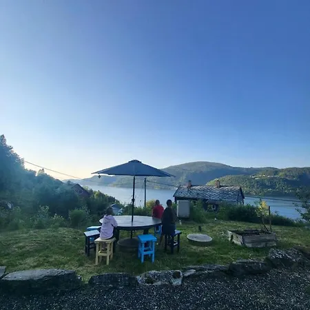 Nydelig Beliggenhet, Fjord Utsikt - Elegant Rom Vendégház