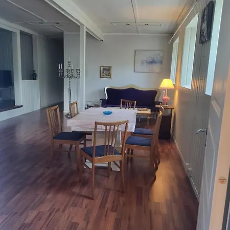 Vendégház Nydelig Beliggenhet, Fjord Utsikt - Elegant Rom *
